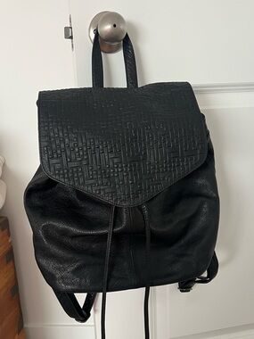 hermes mini backpack Kelly Jump Etoupe Swift with Palladium Hardware airline approved Dkny Lex Medium Leather Can be worn over Color:black-org/orange-chart-black